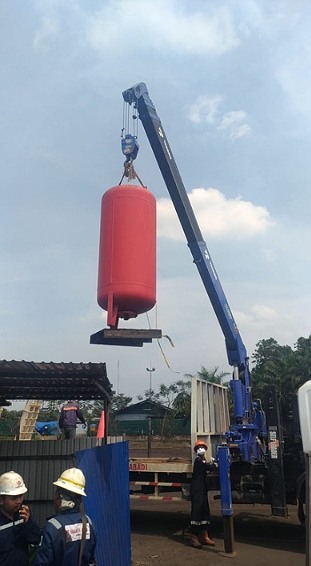 Foam system vessel installation at AKR fuel storage, Pontianak